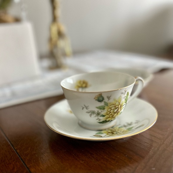 Citadel China serving and tea service Floral Yellow and gold - Picture 2 of 6